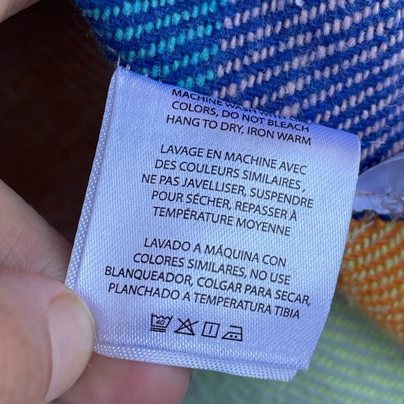 Onia multi color shacket size small - Picture 7 of 8